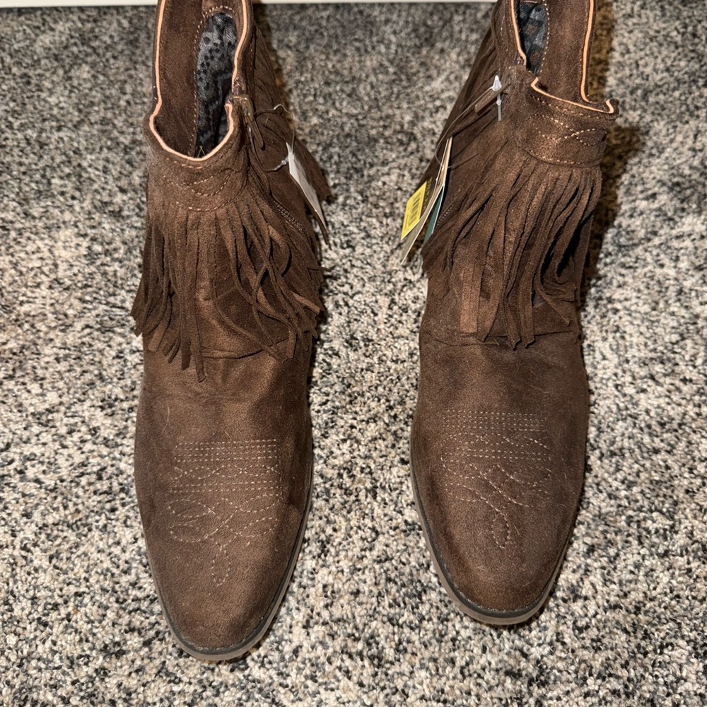 ROPER Fringe Booties - Picture 2 of 6